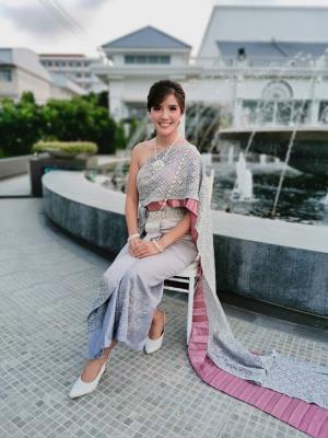ชุดไทยเจ้าสาว ชุดไทยจักรพรรดิ์ เช่าที่แบมบี้ เวดดิ้ง ห้วยขวาง